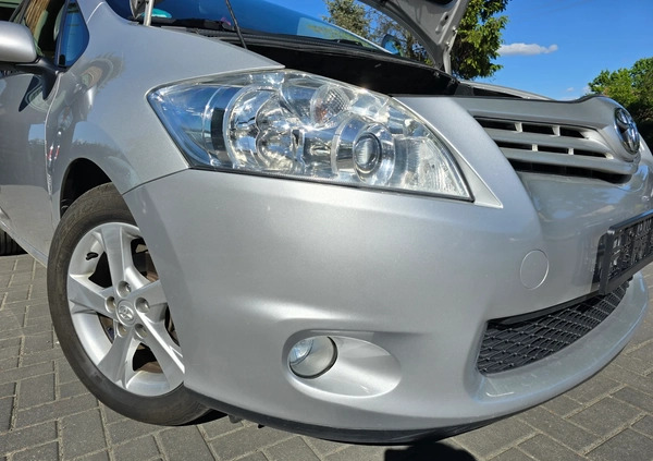 Toyota Auris cena 32977 przebieg: 174000, rok produkcji 2011 z Polanów małe 277